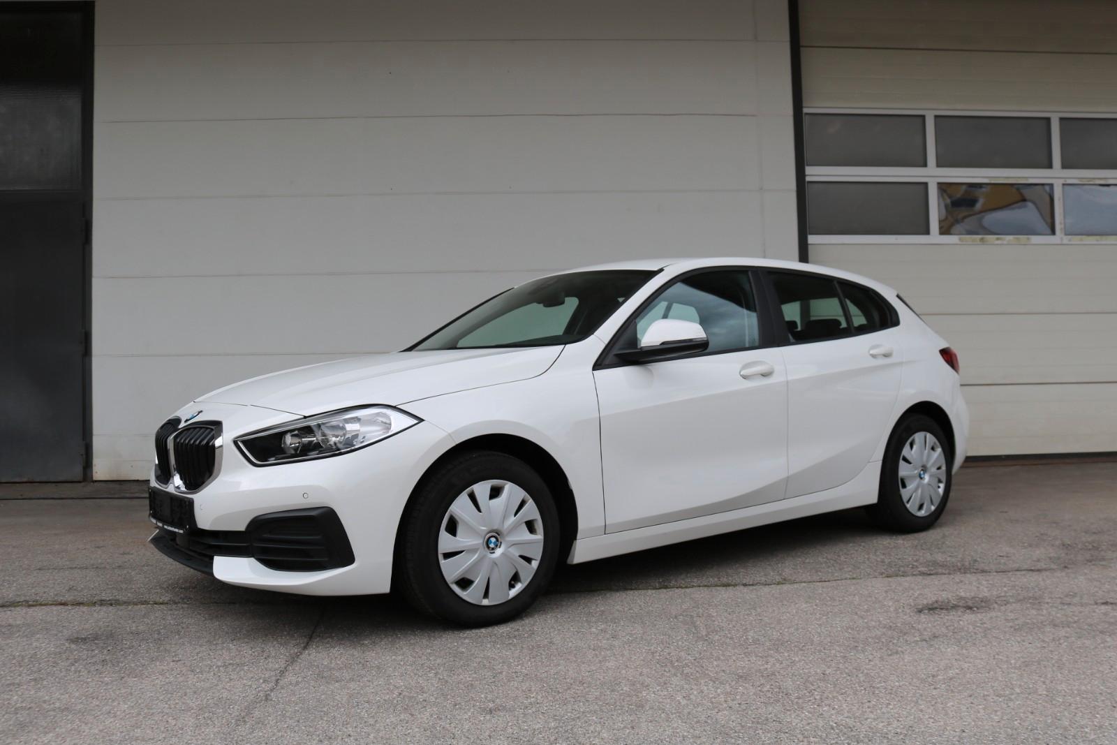 BMW 116d Fahrschulfahrzeug mit Pedalen