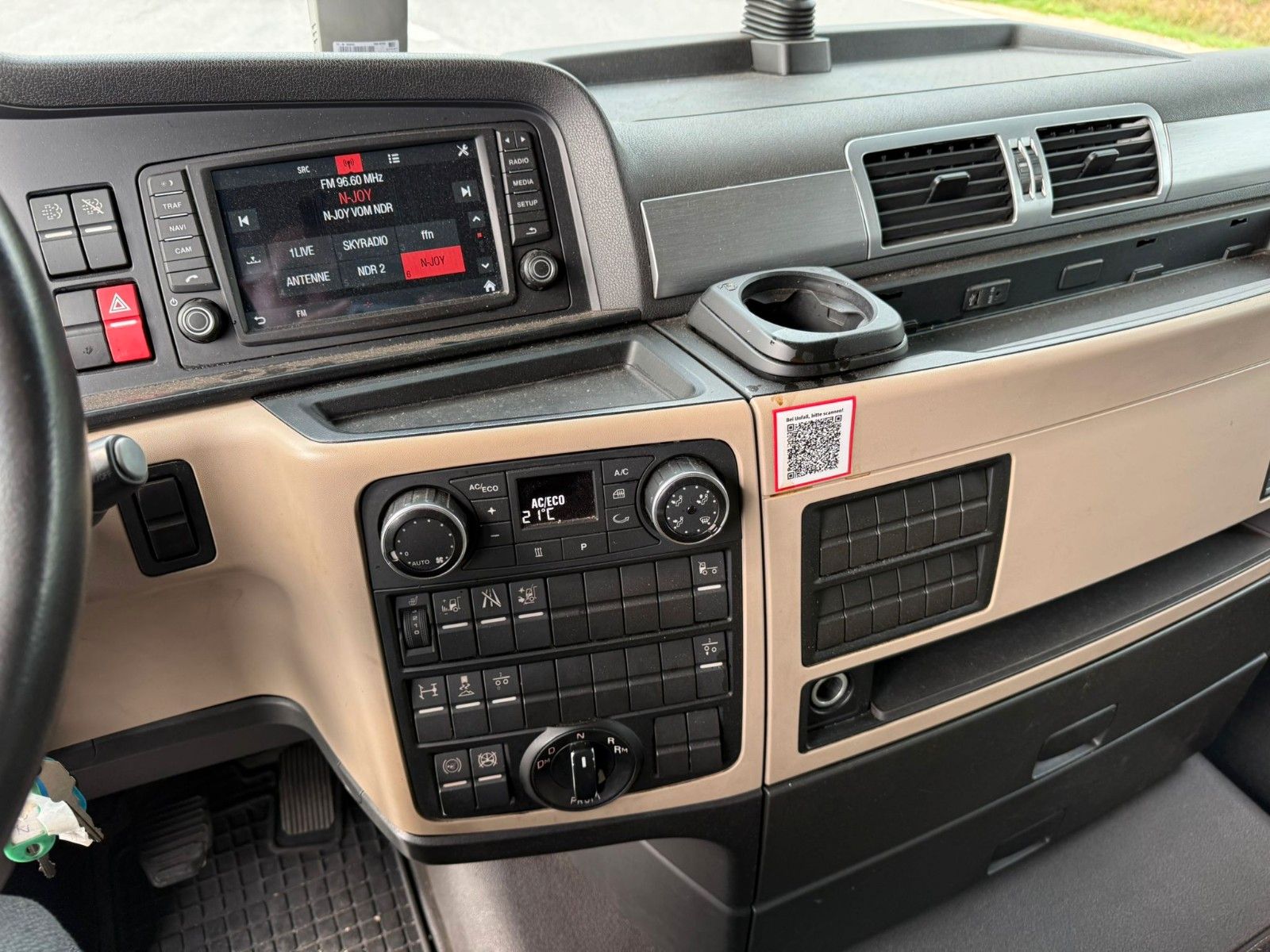 Fahrzeugabbildung MAN TGX 18.460 4x2 Retarder 2x Tank