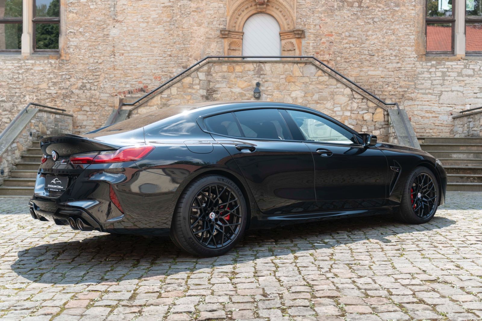 Fahrzeugabbildung BMW M8 Competition GC Head Up Laserlicht B&W ACC 360