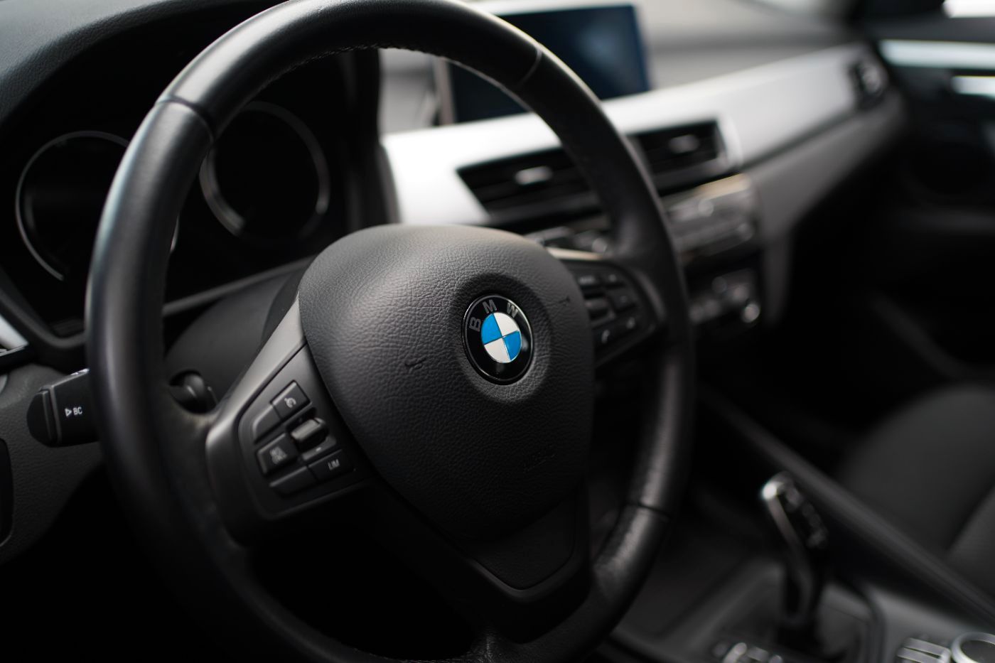 Fahrzeugabbildung BMW X1 20iA Advantage +Sitzheizung+17''LMR+Navi+PDC+