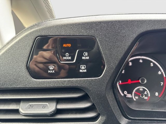 Caddy KOMBI 1.5 TSI SHZ PDC KLIMA FLUEGLTUEREN