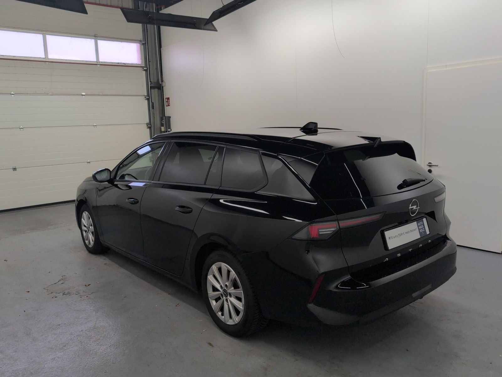 OPEL Astra Sports Tourer 1.2 Turbo Business Edition – Bild 2
