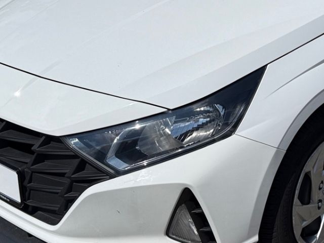 Fahrzeugabbildung Hyundai i20 Essential 1.2 T-GDI +CARPLAY+TEMPOMAT+SHZ+RF