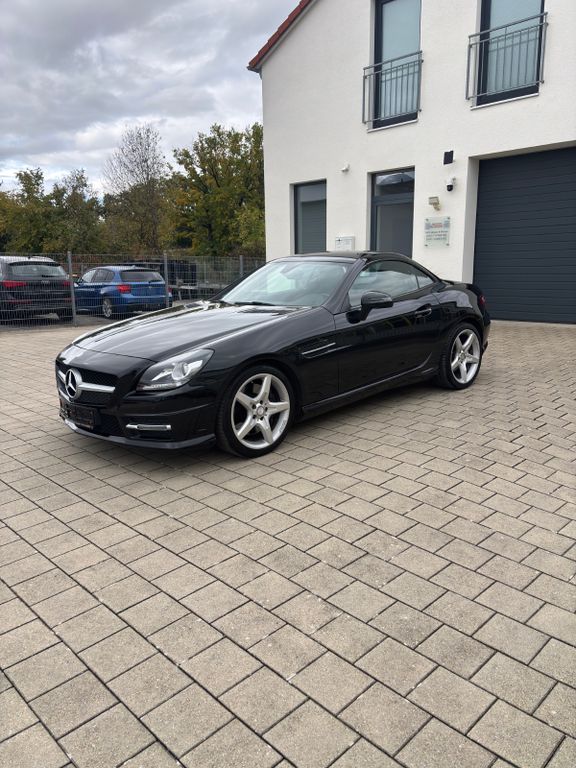 Image of Mercedes-Benz SLC 300