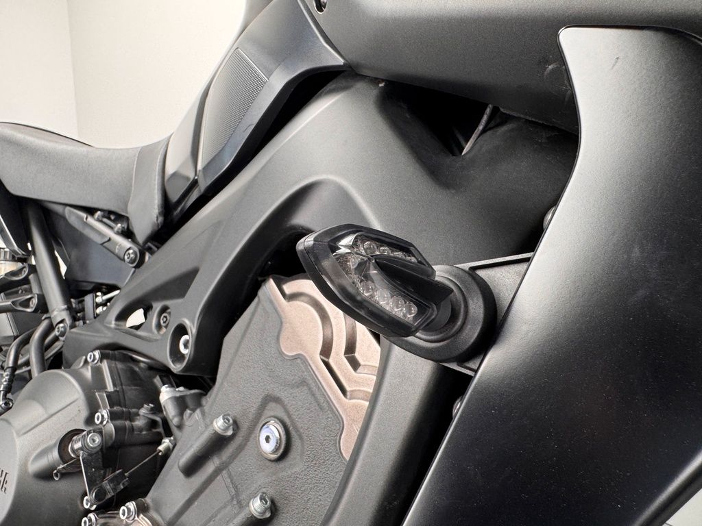 Fahrzeugabbildung Yamaha MT-09 *IXIL-ABGASANLAGE *WILBERS FEDERBEIN