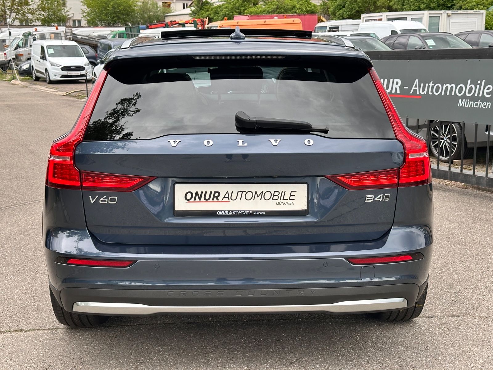 Volvo V60 Cross Country Plus AWD Navi Leder Pano ACC foto 5