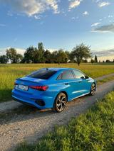Audi A3 35 TFSI S tronic Limousine - Turboblau - Audi: Turbo