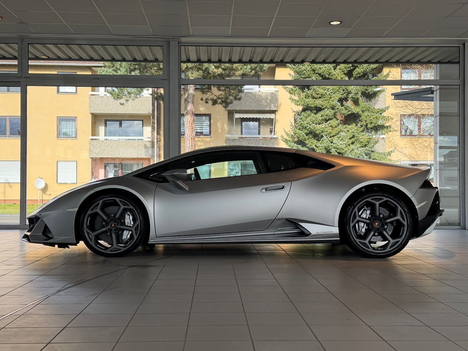 Fahrzeugabbildung Lamborghini Huracán EVO V10 /LIFT/SENSONUM/KAMERA/ACC