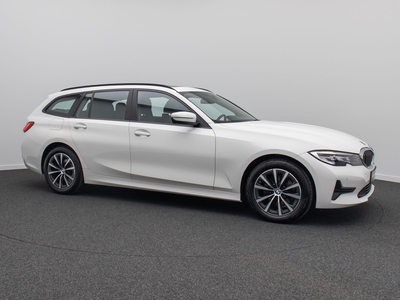 Fahrzeugabbildung BMW 320d xD Panorama PDC DAB Sport Geschwindigkeitsr