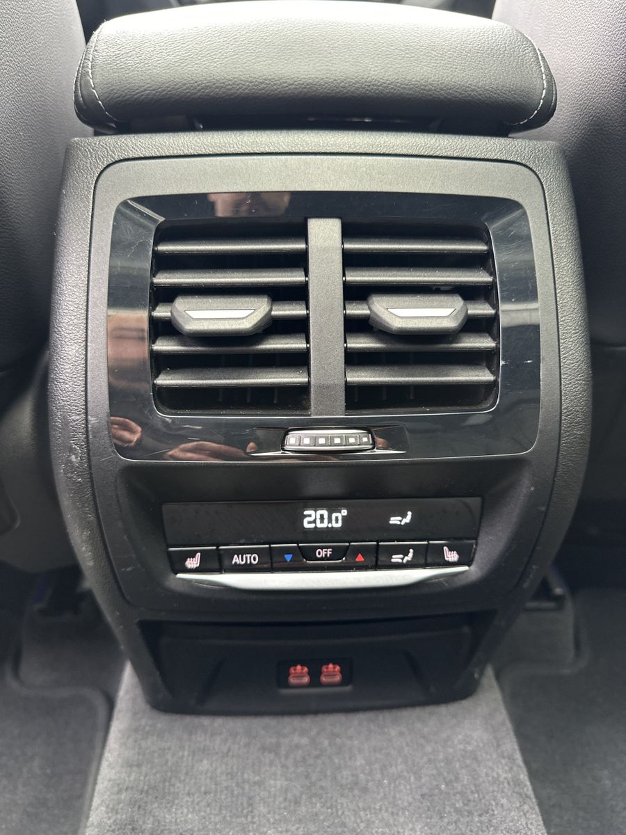 Fahrzeugabbildung BMW X3 xDrive30d M-Sport NAV+LASER+KAM+PANO+HUD+AHK