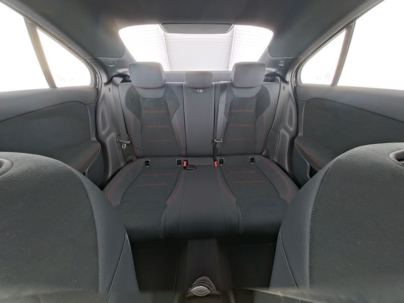 Fahrzeugabbildung Mercedes-Benz A 250 e Limousine AMG LED+Kam+Totw+11kW+WinterP