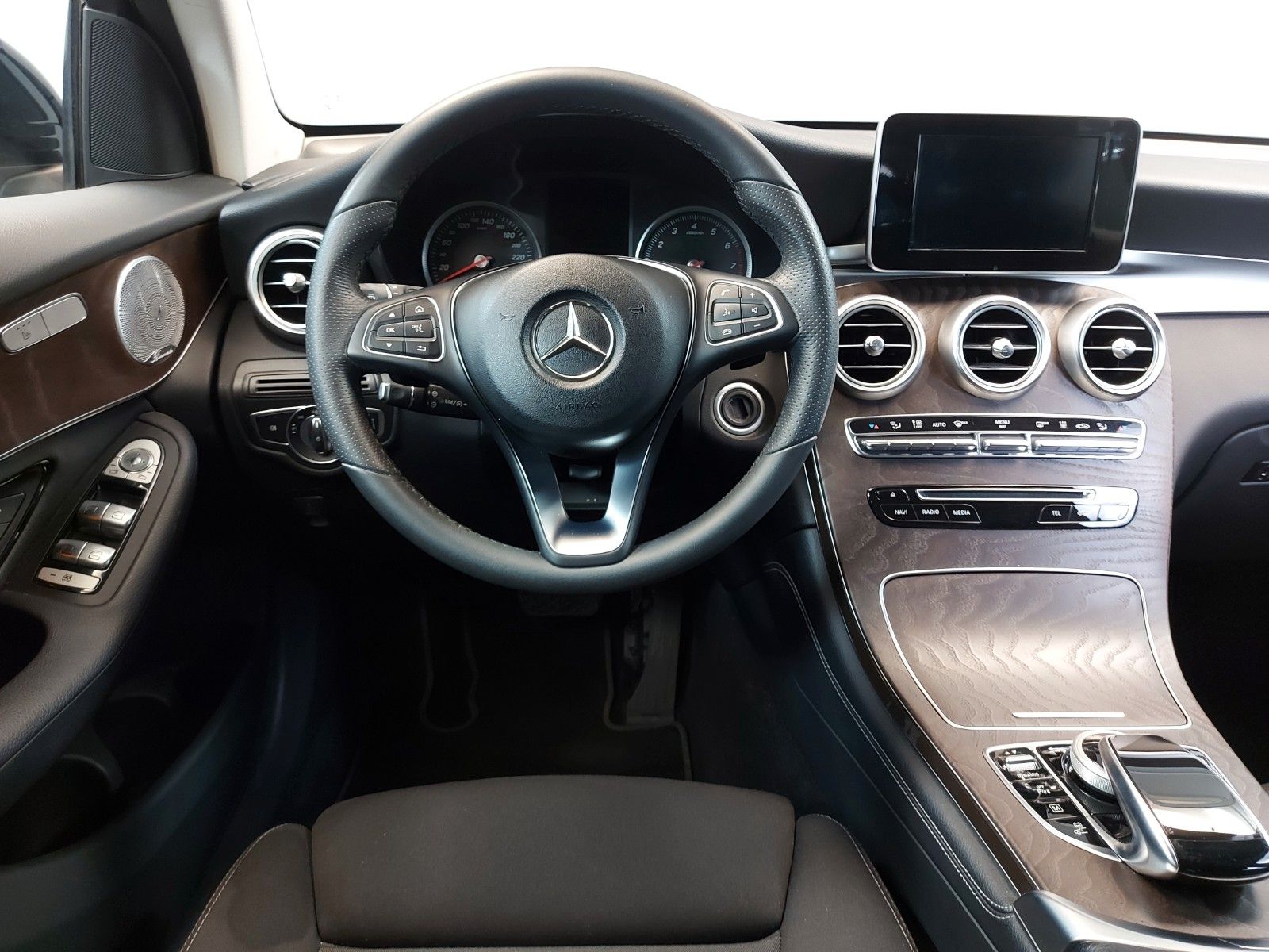 Fahrzeugabbildung Mercedes-Benz GLC 350 e 4MATIC Autom.*BURMESTER*KAMERA*NAVI*