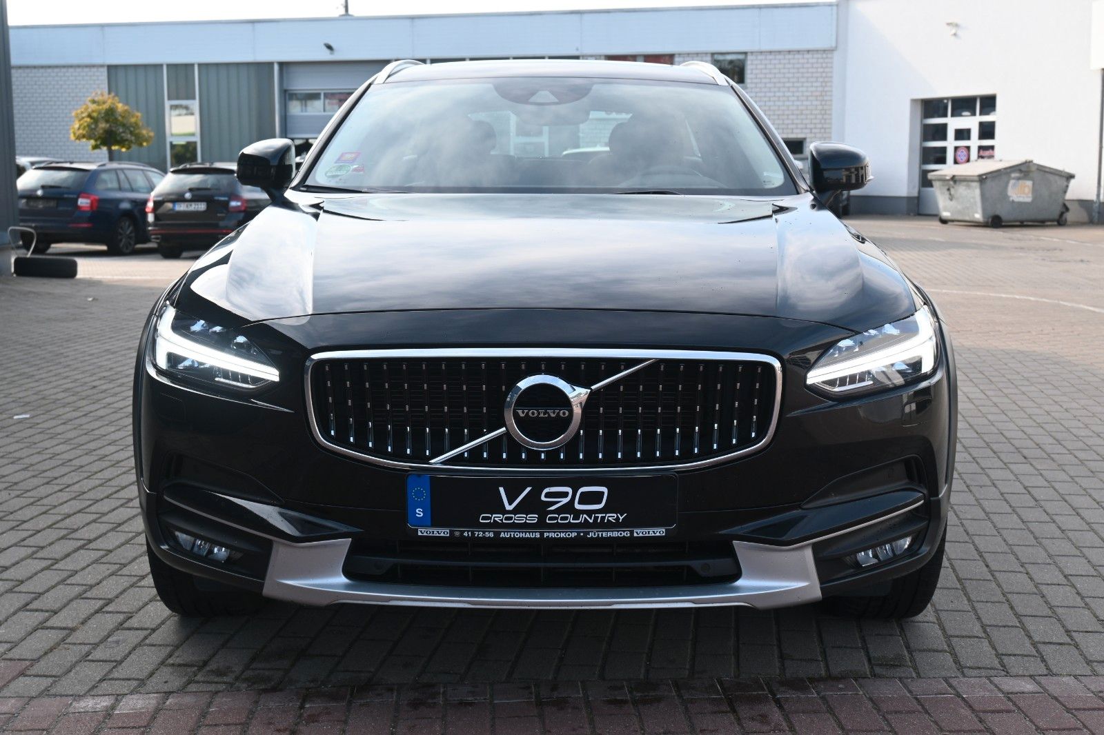 Fahrzeugabbildung Volvo V90 Cross Country D5 AWD Pro*STDHZG*PANO*RFK*AHK