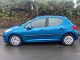 Peugeot 207 sehr wenig gelaufen - Peugeot 207 W* mit Benzin-Antrieb