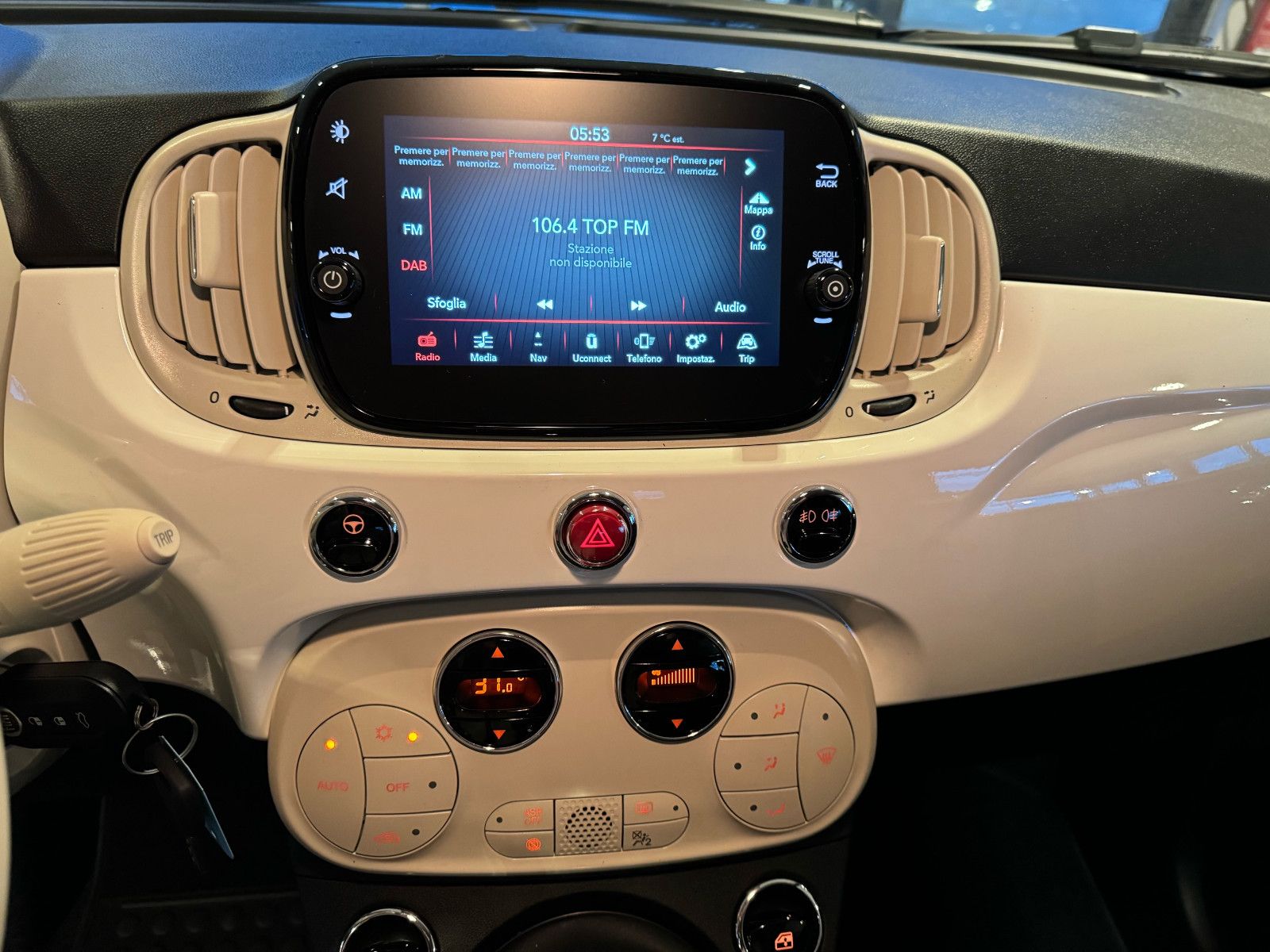 Fahrzeugabbildung Fiat 500C Dolcevita Cabrio, Carplay, USB, Tempomat