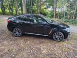 BMW X6 xDrive50i  *soft close* Schiebedach* Head up* - BMW X6 von privat