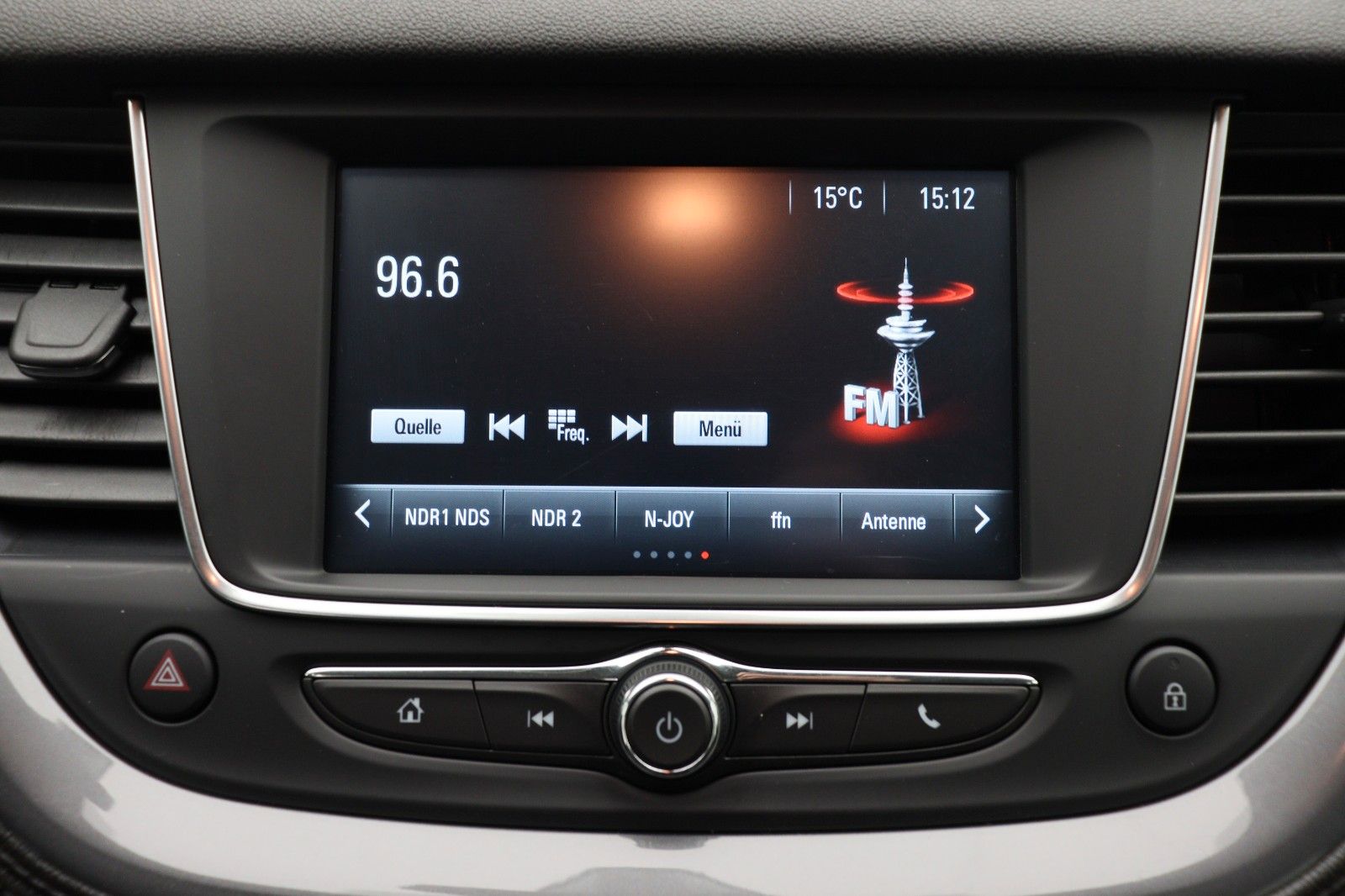 Fahrzeugabbildung Opel Grandland X 1.2 Edition AHK TEMPO LED