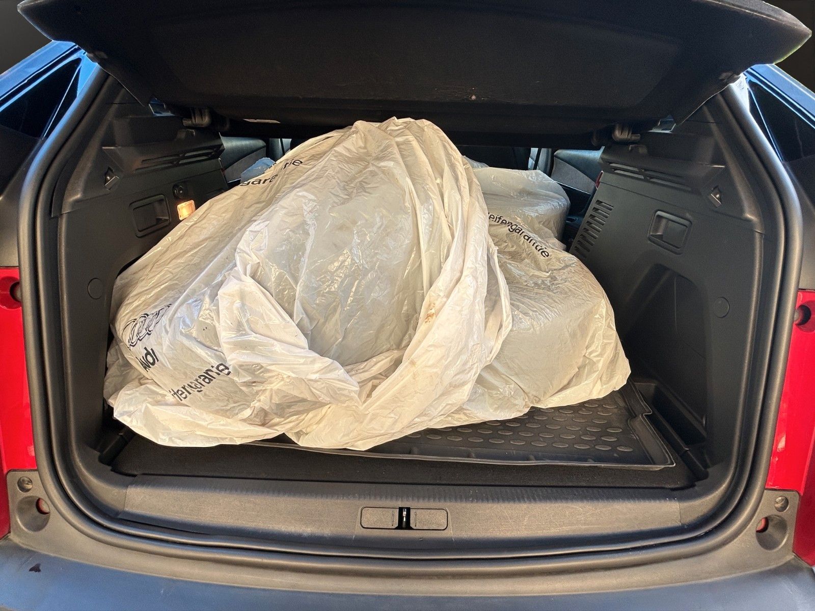 Fahrzeugabbildung Peugeot 3008 GT Automatik/Vollaustattung/8Fachbereift/