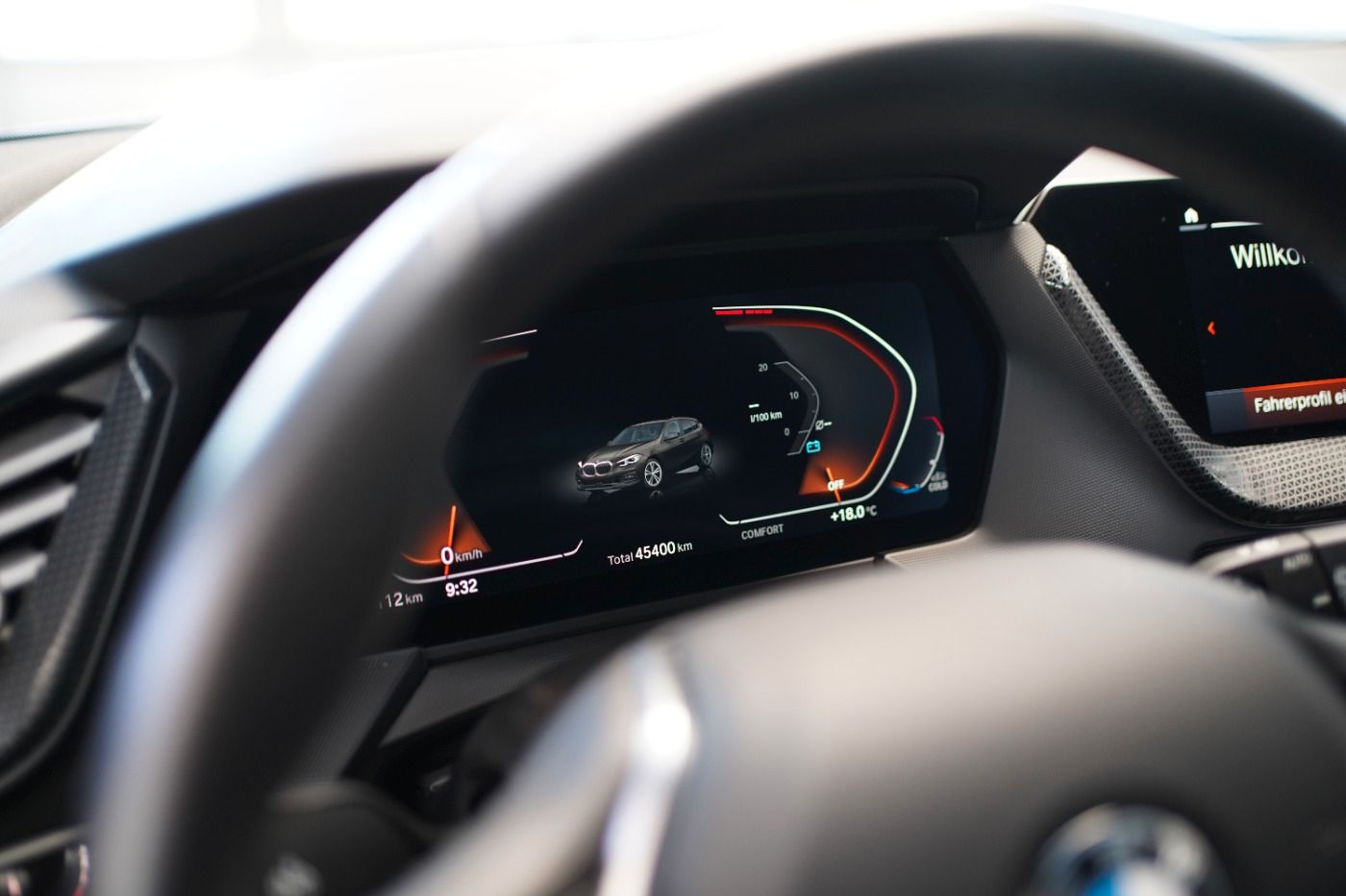 Fahrzeugabbildung BMW 118i Sport Line +LED+Live Cockpit+Head Up Displa