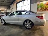 Mercedes-Benz E 200 E -Klasse Coupe E 200 CGI BlueEfficiency - gebrauchte Mercedes-Benz E 200 aus dem Jahr 2011