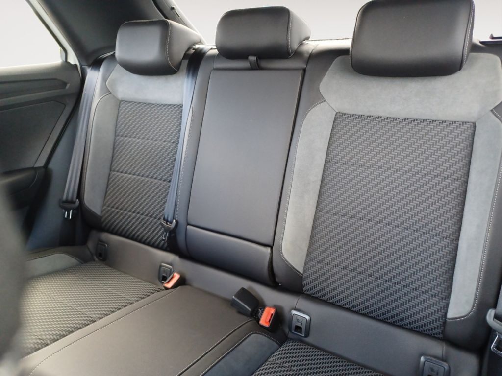Fahrzeugabbildung Volkswagen T-Roc 1.5 TSI Sport R-Line LED Navi, ACC