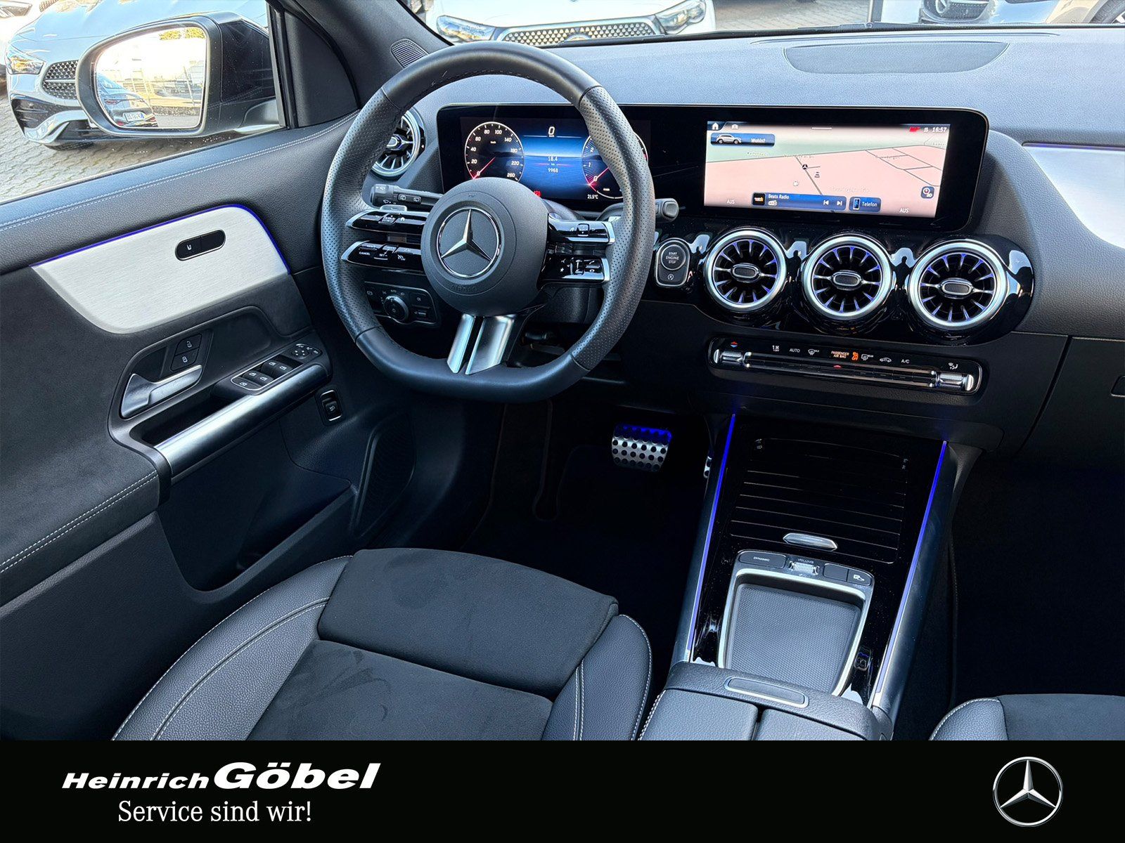Fahrzeugabbildung Mercedes-Benz GLA 200 AMG*PANO*AHK*20ZOLL*FAP*APPLECAR-PLAY*