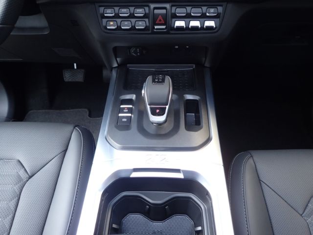 Fahrzeugabbildung BAW 212 TCI 4WD Grün/Schwarz/Grau Leder Digitales Co