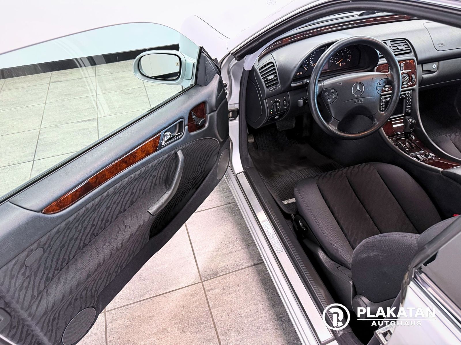Fahrzeugabbildung Mercedes-Benz CLK 200 Kompressor Automatik Tempomat Klima