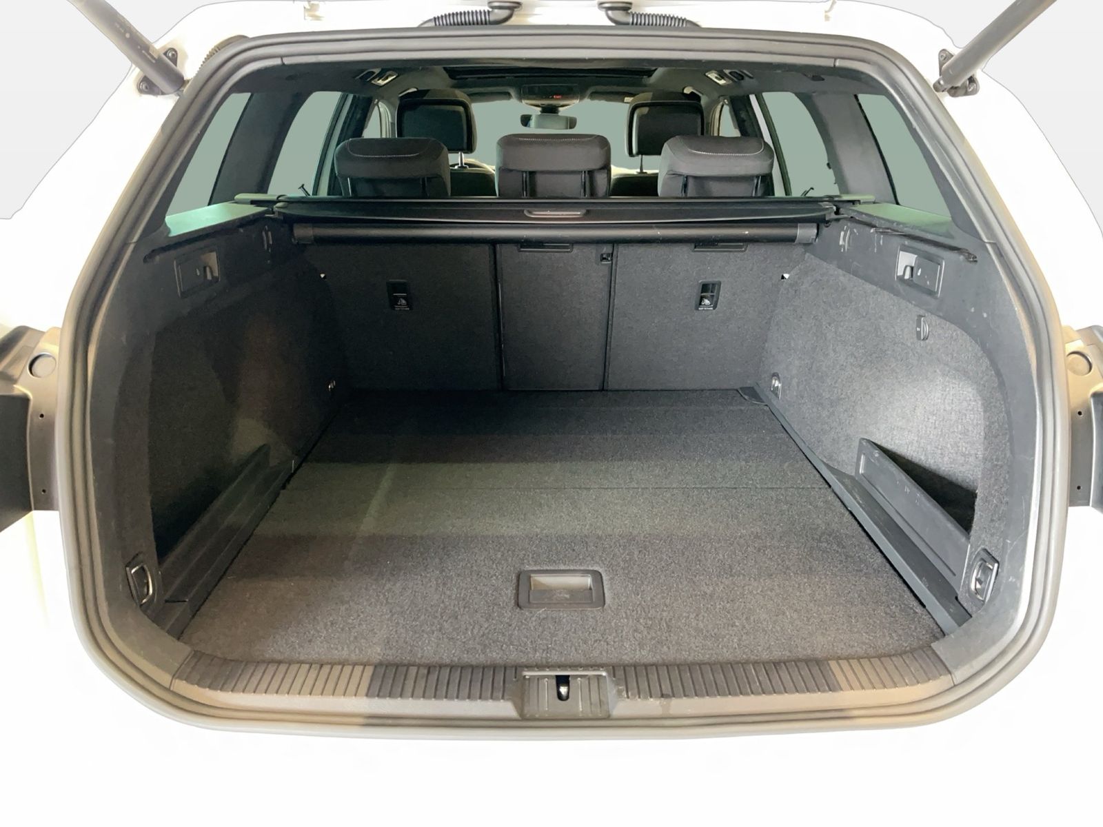Volkswagen Passat Variant - Bild 12