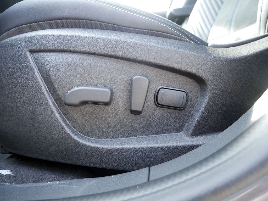 Fahrzeugabbildung Renault Arkana Esprit Alpine TCe 140 EDC