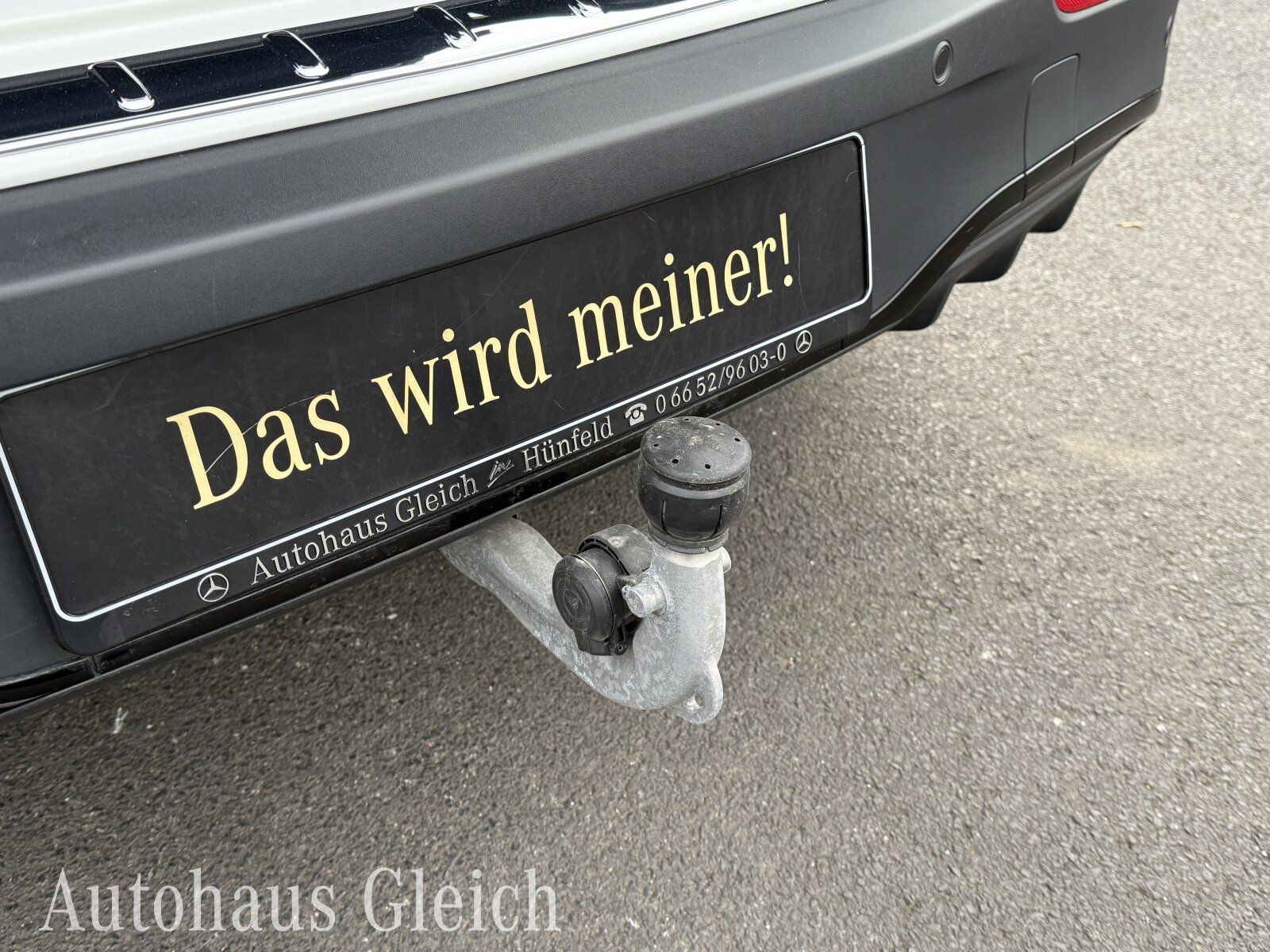 Fahrzeugabbildung Mercedes-Benz EQA 350 AMG Line 4Matic Navi/KEYLESS-Go-Paket/LE