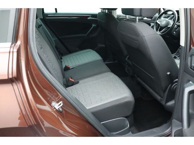 Fahrzeugabbildung Volkswagen Tiguan 1.5 DSG Life ACC LED Apple CarPlay