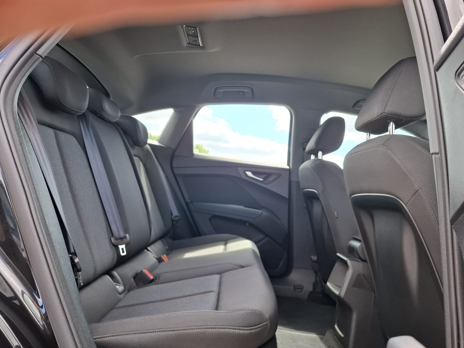 Fahrzeugabbildung Audi Q4 e-tron 40 Sportback S-Line ACC*DCC*KAM.*Optik