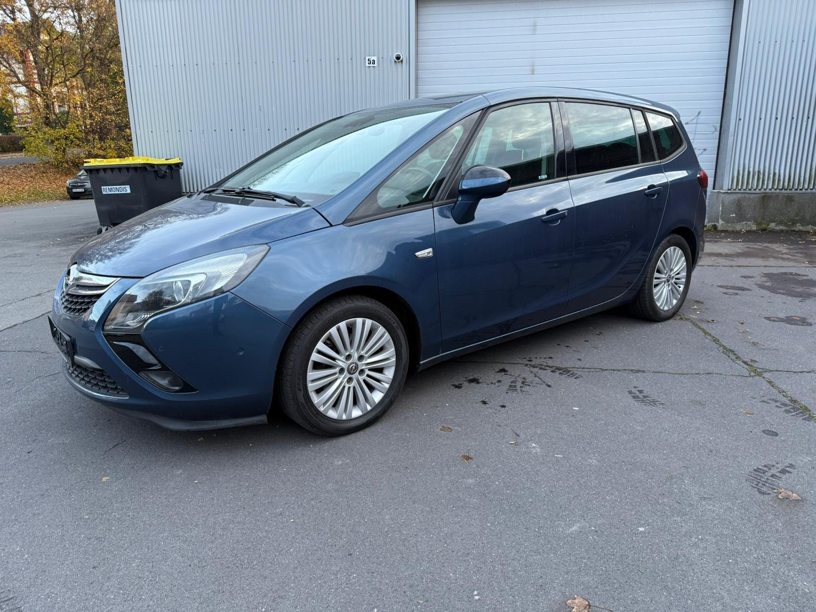Opel Zafira C Tourer 7Sitzer Navi Kamera 8 Fachb.
