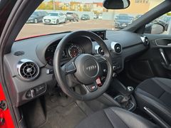 Fahrzeugabbildung Audi A1 Sportback 1.2 TFSI S line Xenon PDC SHZ