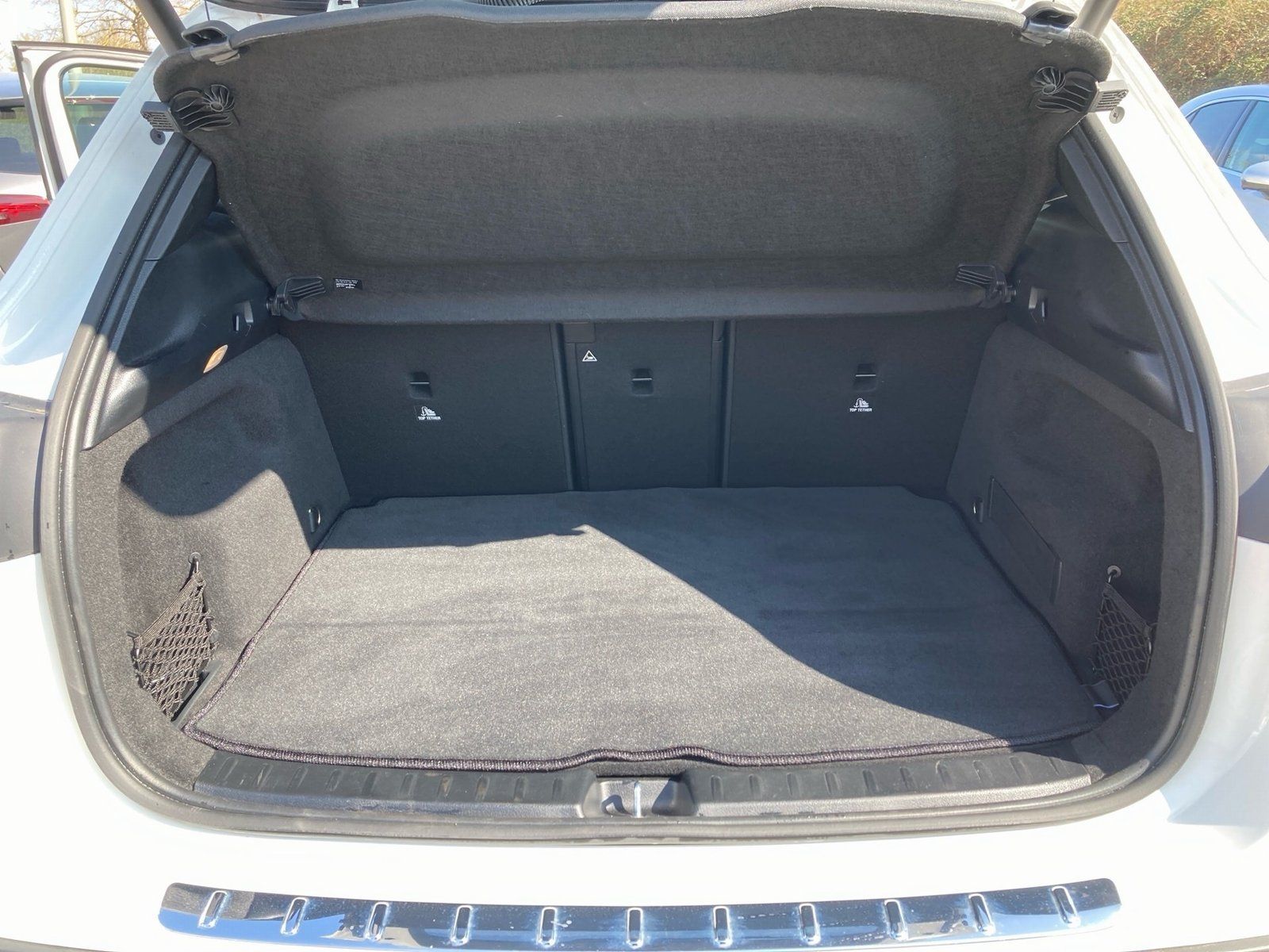 Fahrzeugabbildung Mercedes-Benz GLA 180 d Progressive*AHK*STDHZG*Distro*Totwink*