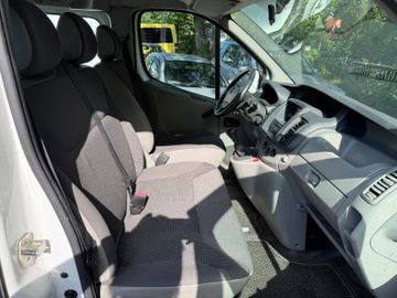 Opel Vivaro - 10