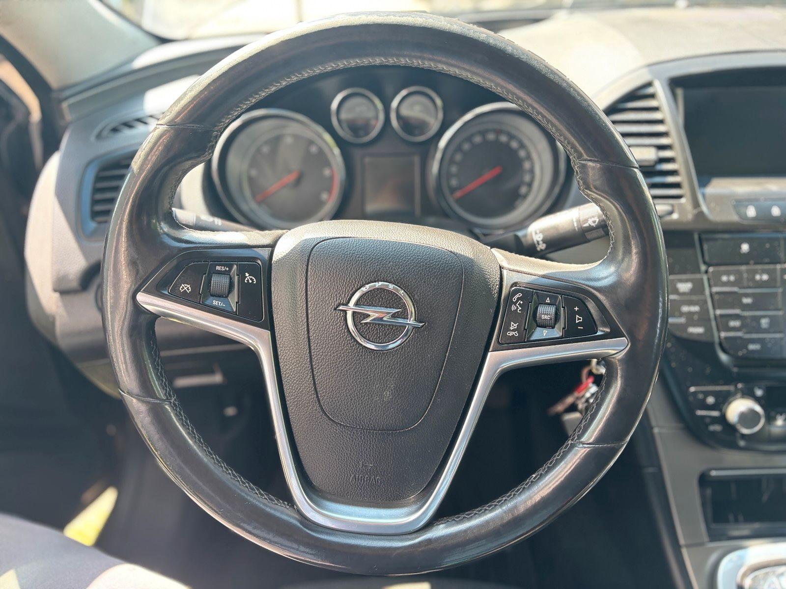 Opel Insignia 2010 — photo 10