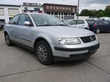 Volkswagen Passat 1.6 Limousine/Schiebdach/Guter Zustand - gebrauchte Volkswagen Passat aus dem Jahr 1999