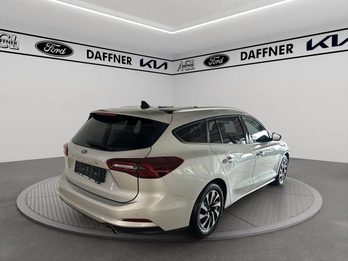 Fahrzeugabbildung Ford Focus Turnier Titanium X Navi LED ACC El. Heckkl