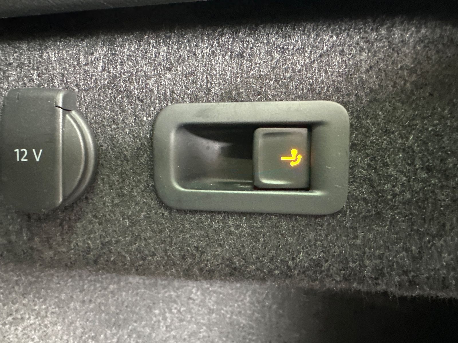 Fahrzeugabbildung Volkswagen Passat Variant GTE NAV+LED+ACC+AHK+17ZOLL+KAMERA