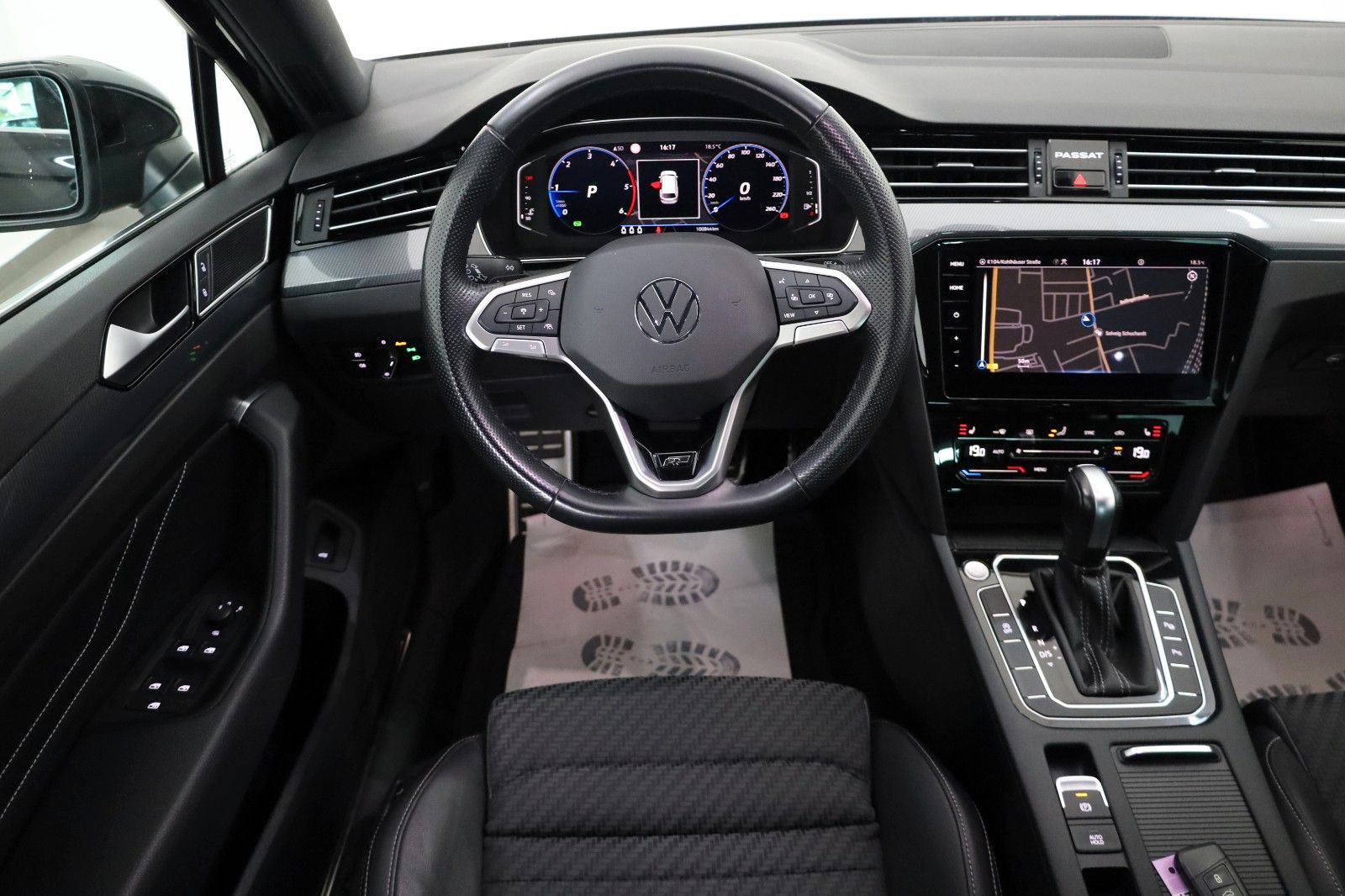 Fahrzeugabbildung Volkswagen Passat Variant R Line Navi,LED,ACC,Panorama,SH