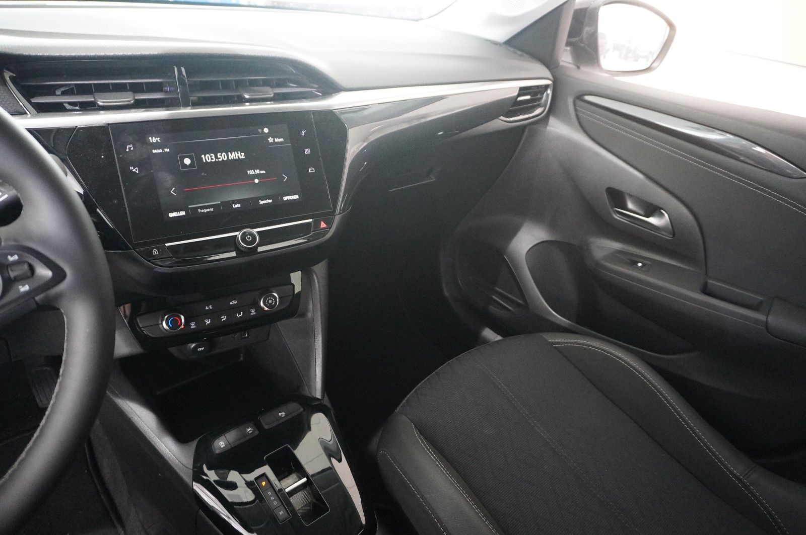 Fahrzeugabbildung Opel Corsa F 1.2T ELEGANCE NAVI/LED/VIRT/KAMERA/SPORT