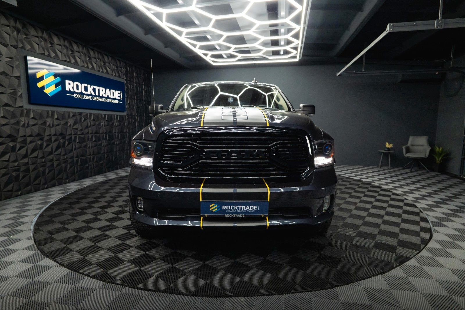 Fahrzeugabbildung Dodge RAM 5.7 V8 HEMI 4x4 OFFROAD Night-Paket *LED*AHK