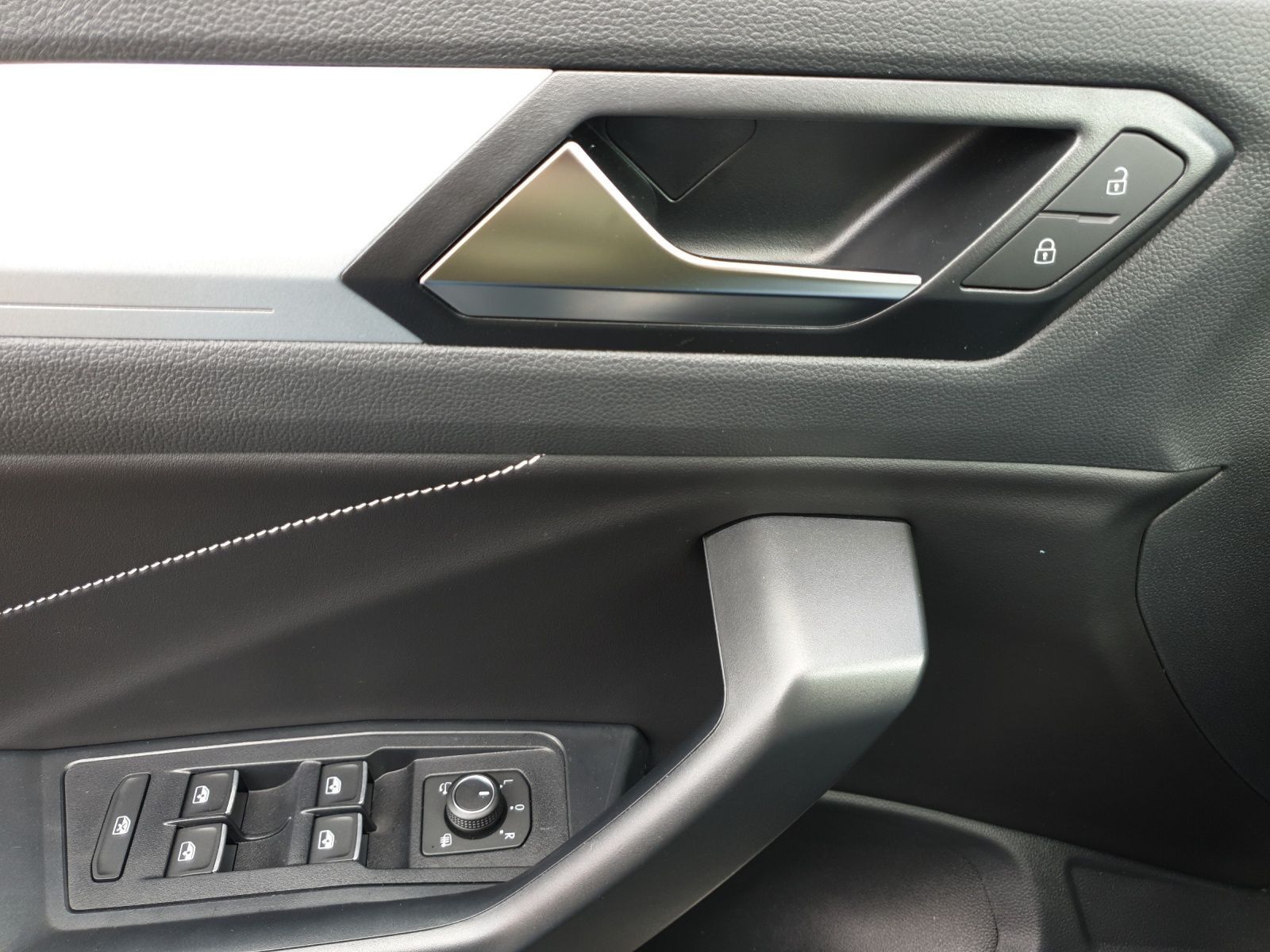 Volkswagen T-Roc - Bild 9