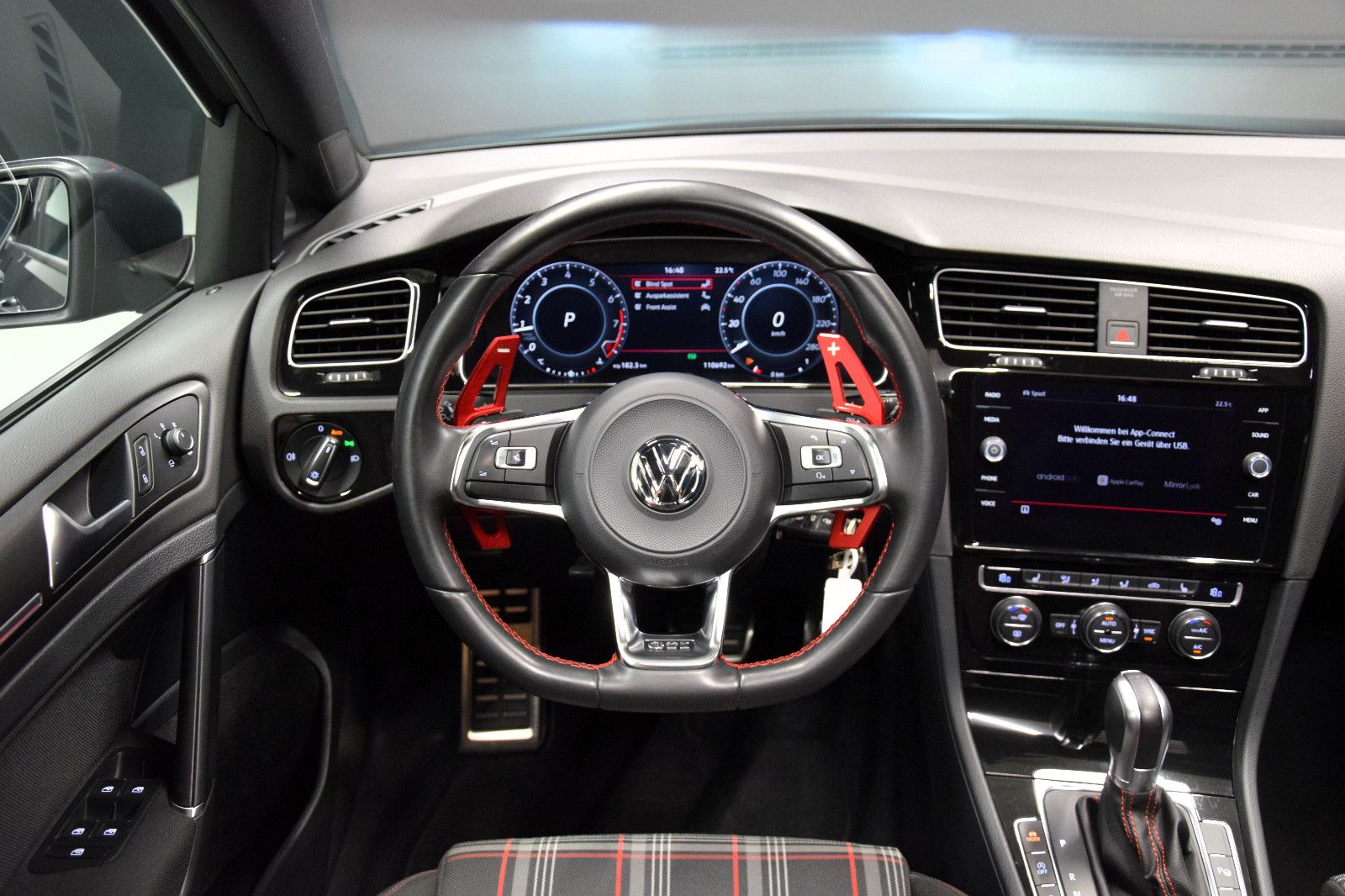 Fahrzeugabbildung Volkswagen Golf VII Lim GTI Performance DSG Pano Virtual OZ