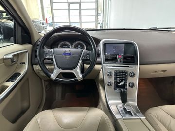 Fahrzeugabbildung Volvo XC60 D5 AWD Summum Kamera Navi BiXenon Leder