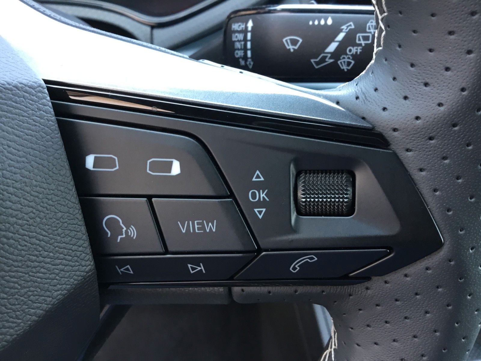 Fahrzeugabbildung SEAT Ibiza 1.0TSI Style DSG+ACC+16"+Navi+LED+FullLink