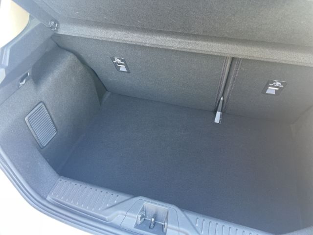 Fahrzeugabbildung Ford Fiesta 1.0 EcoBoost M-Hybrid Cool&Connect Autom.
