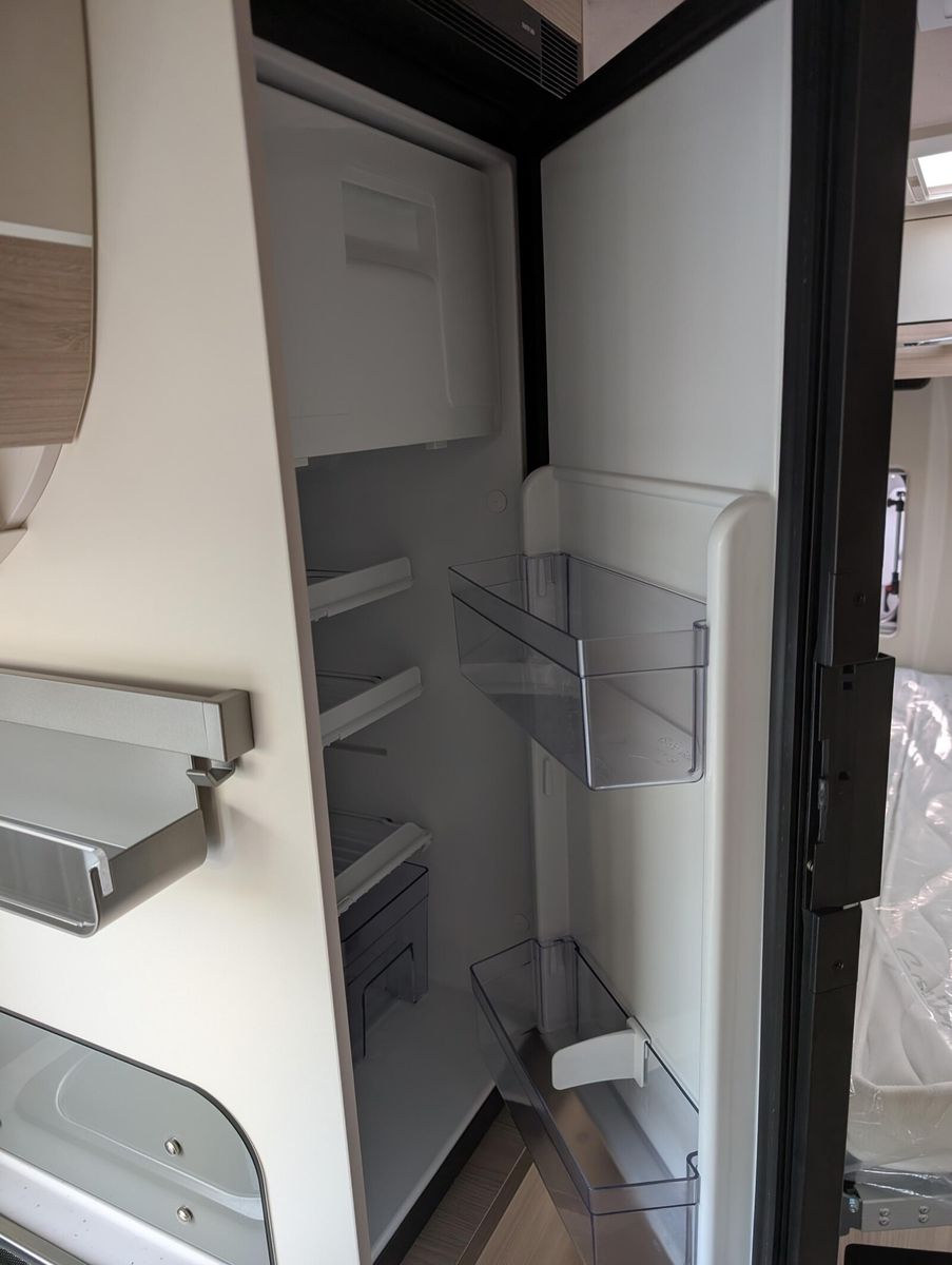 Fahrzeugabbildung Eura Mobil Van V 595 HB Markise, Automatik, Fahrassistenzp.